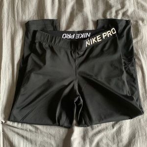 Nike cropped leggings